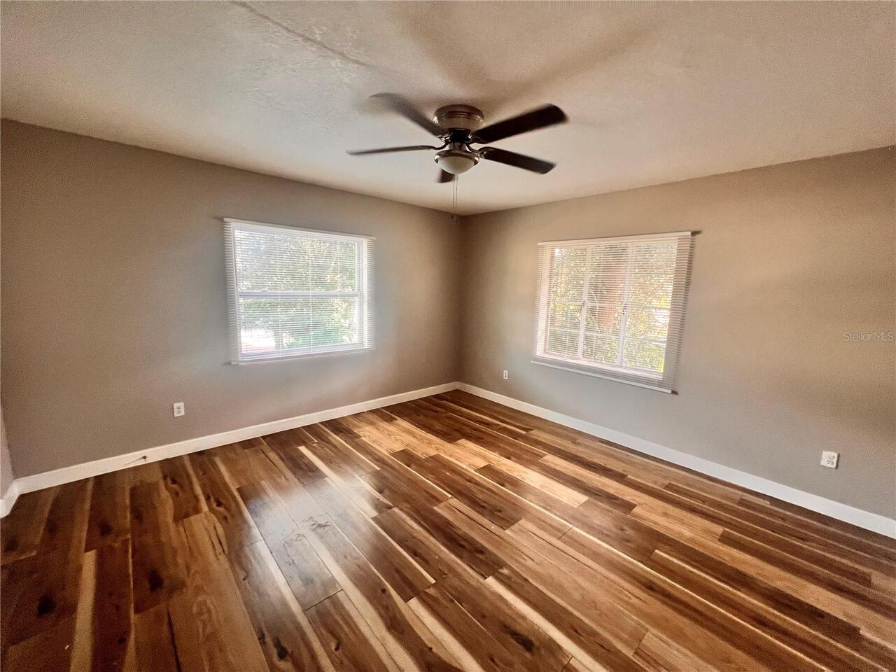 Listing Photo 9