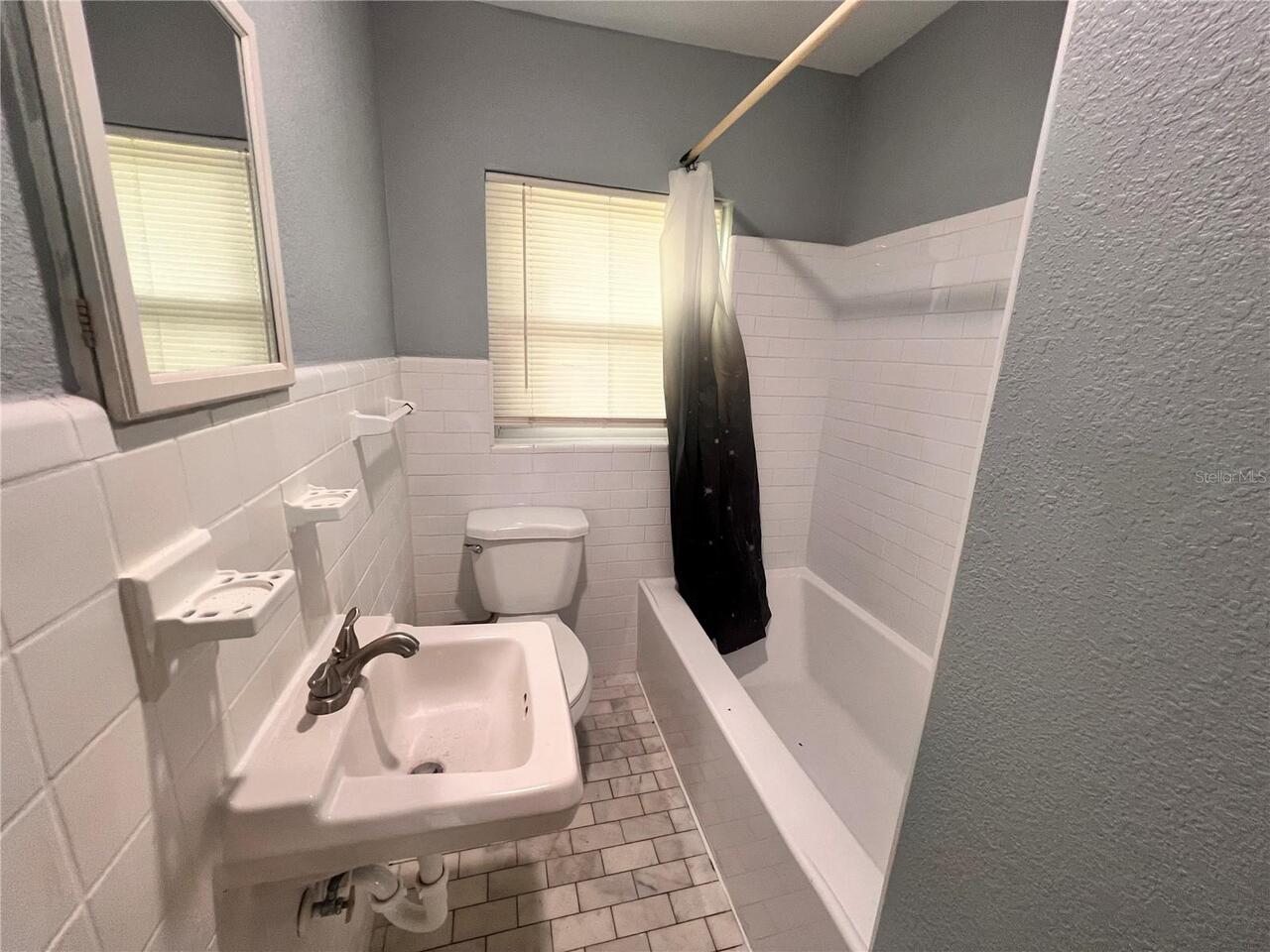 Listing Photo 12