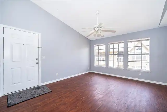 Listing Photo 8