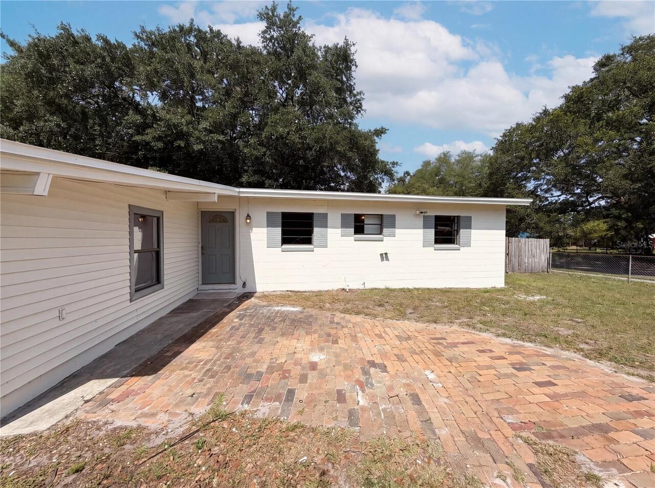 Listing Photo 11
