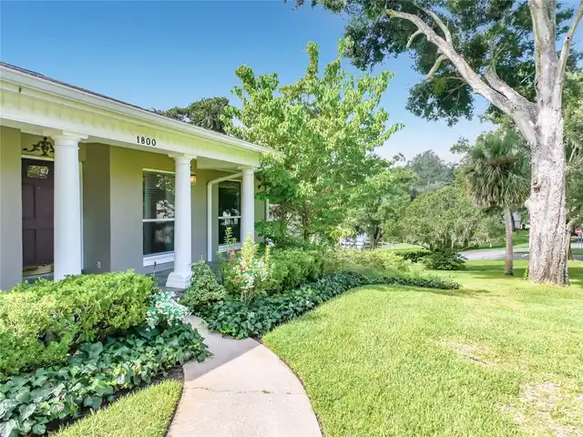 Listing Photo 11