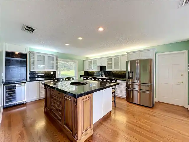Listing Photo 28