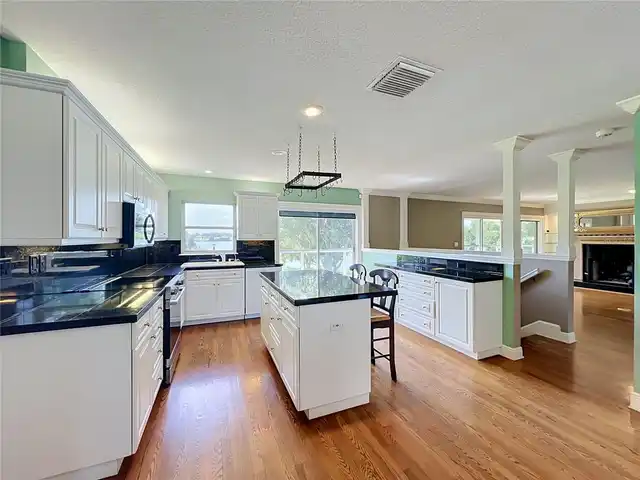 Listing Photo 32