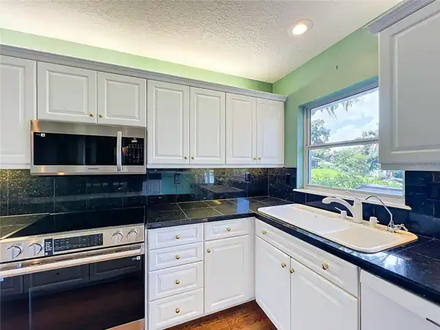 Listing Photo 35