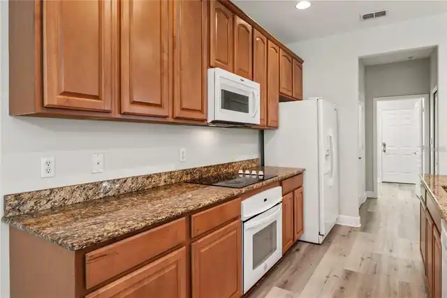 Listing Photo 7