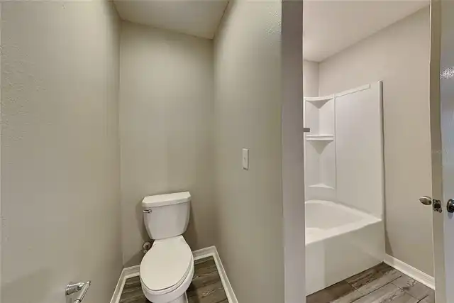 Listing Photo 11