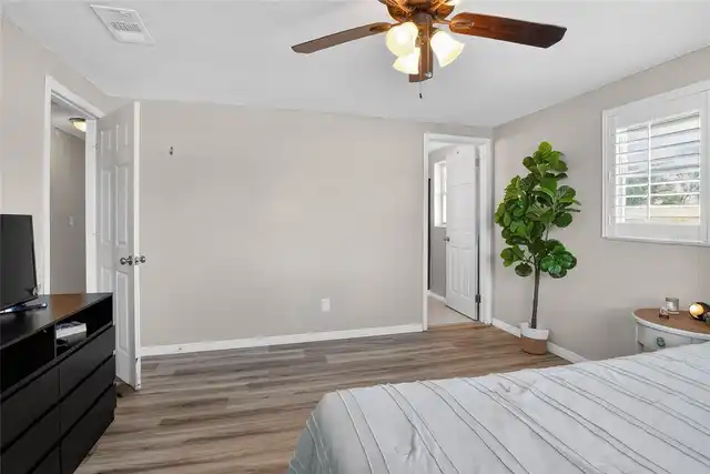 Listing Photo 23
