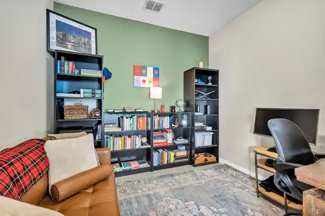 Listing Photo 9