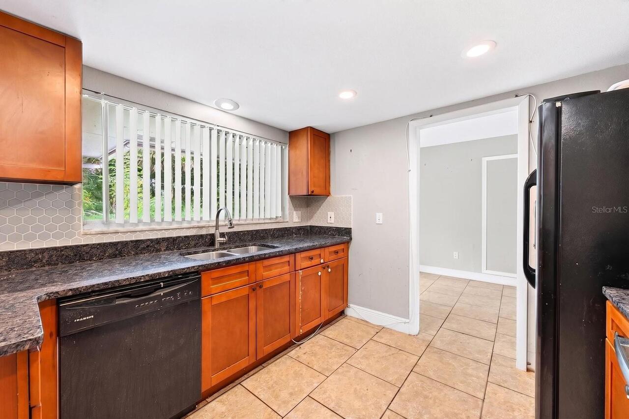 Listing Photo 10