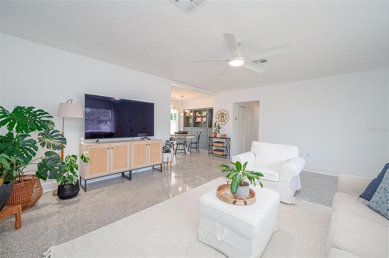 Listing Photo 6
