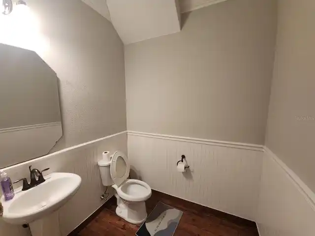 Listing Photo 8