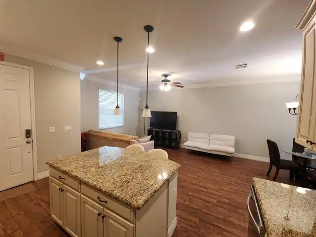 Listing Photo 17