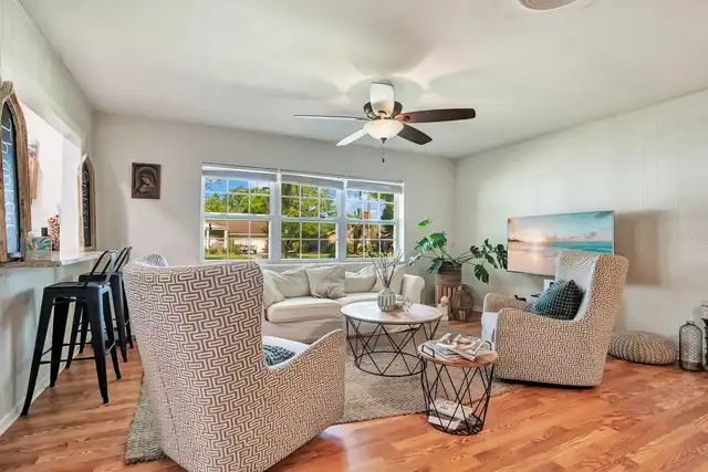 Listing Photo 8
