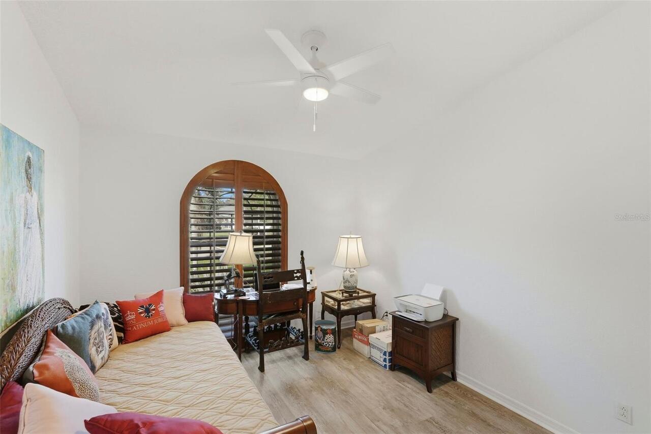 Listing Photo 14