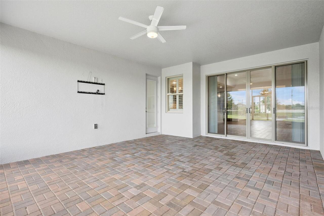 Listing Photo 11