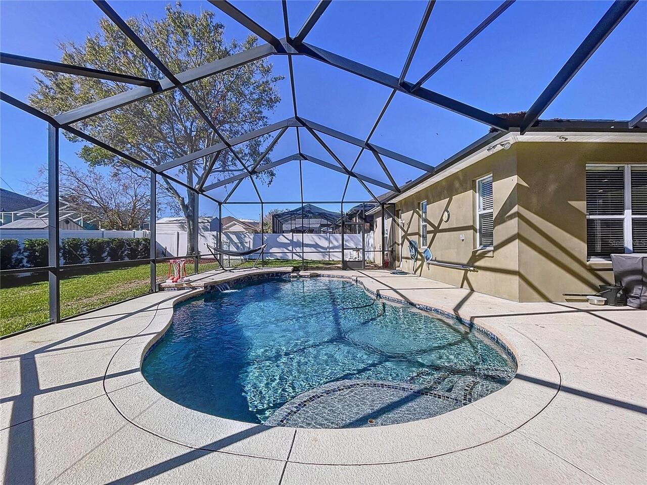 Listing Photo 11