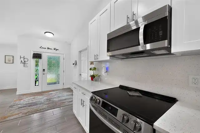 Listing Photo 10