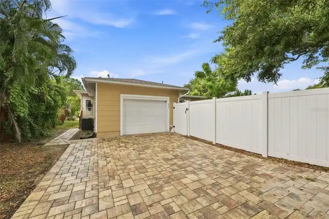 Listing Photo 21