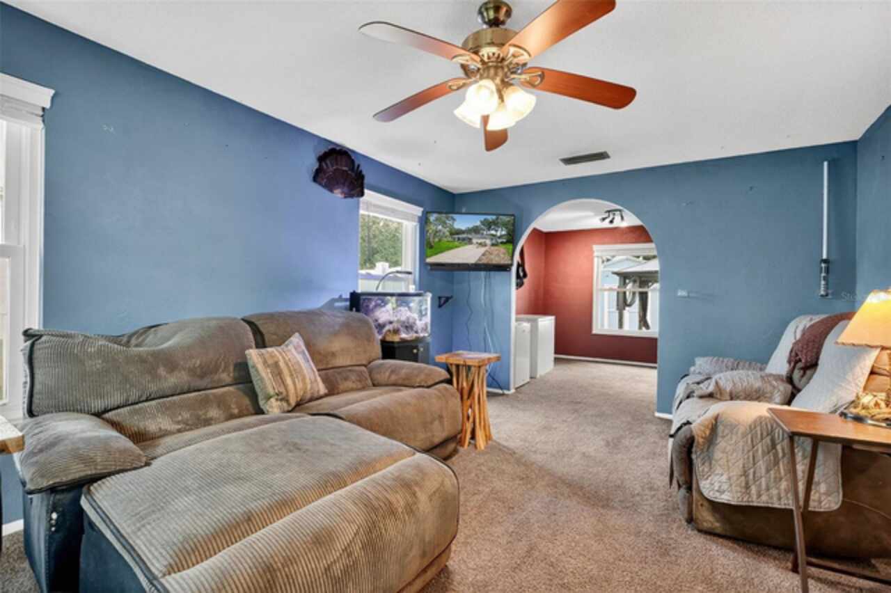 Listing Photo 12