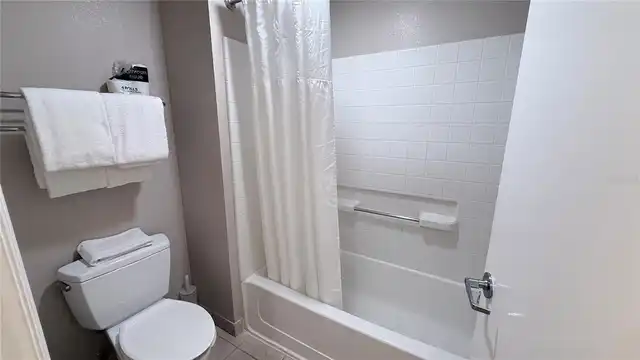 Listing Photo 10