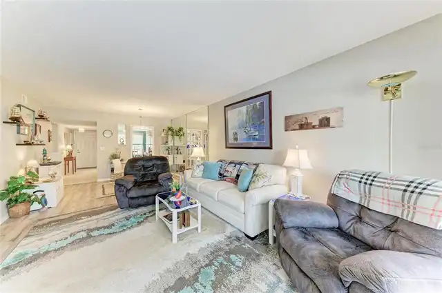 Listing Photo 14