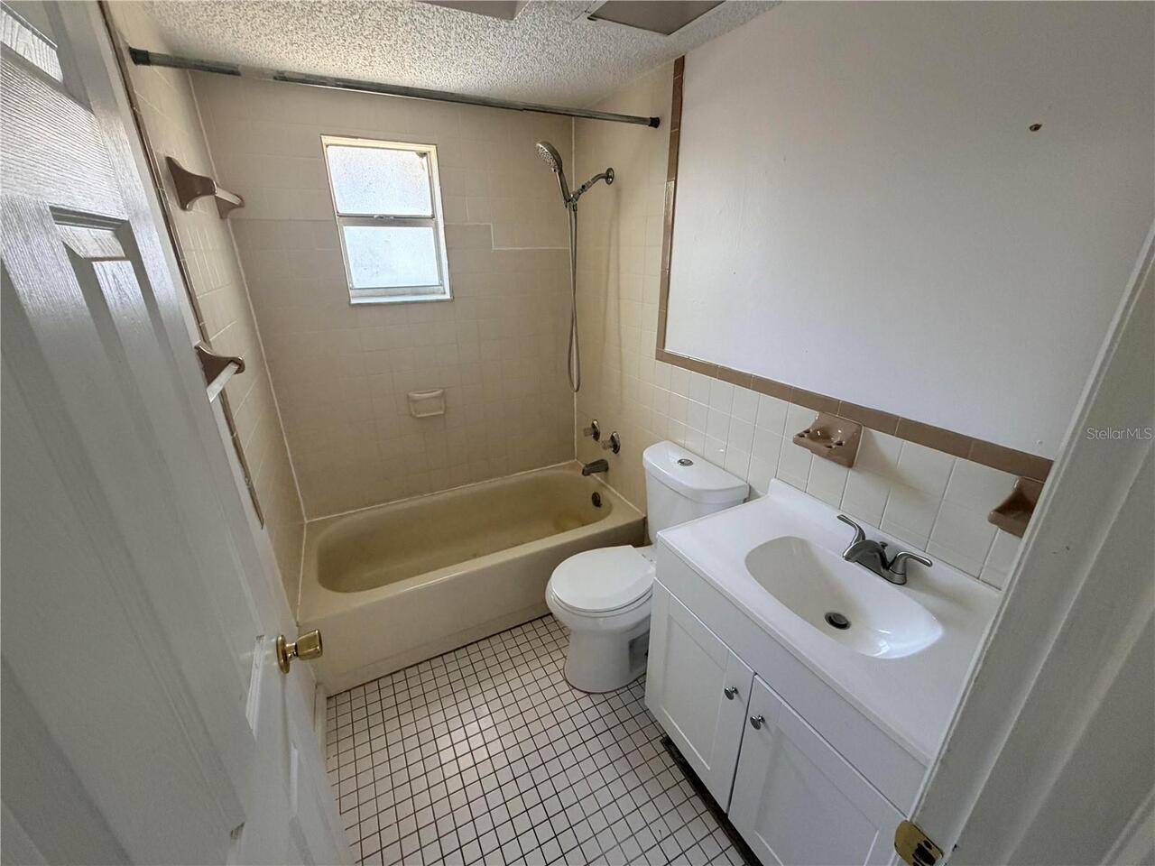Listing Photo 14