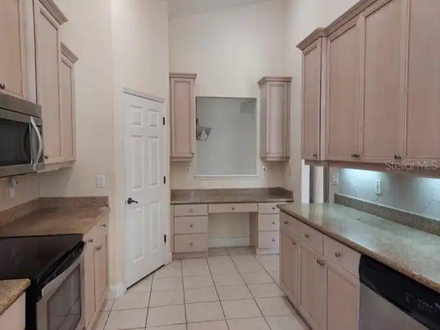 Listing Photo 6
