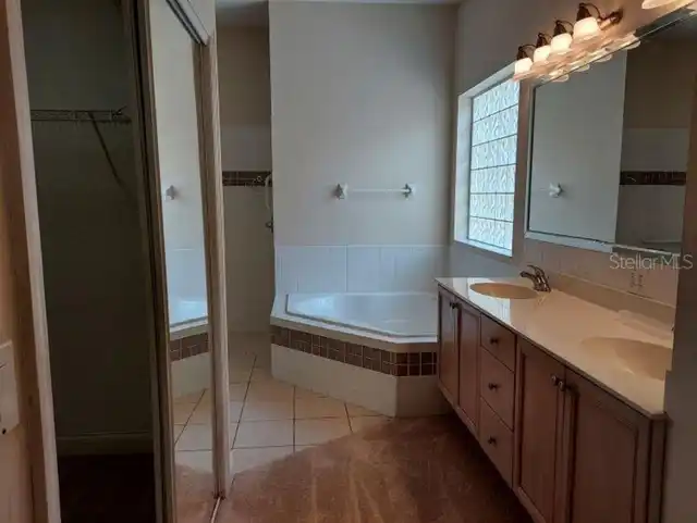 Listing Photo 9