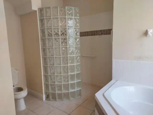 Listing Photo 10