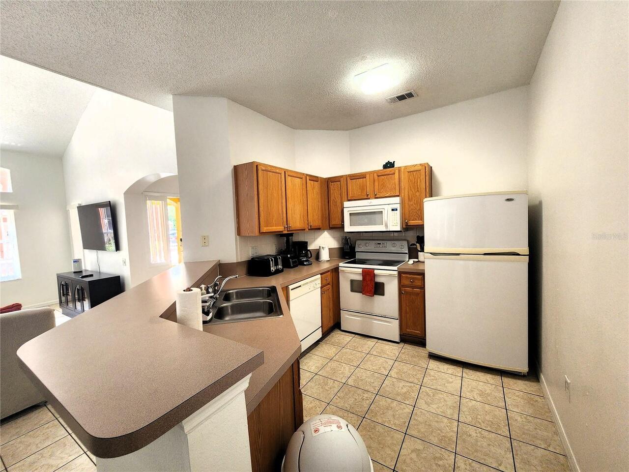 Listing Photo 11