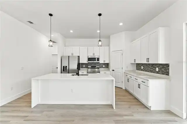Listing Photo 15
