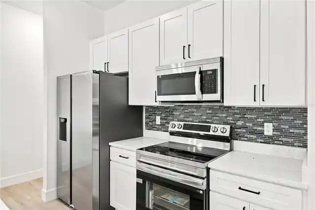 Listing Photo 17