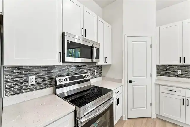 Listing Photo 18