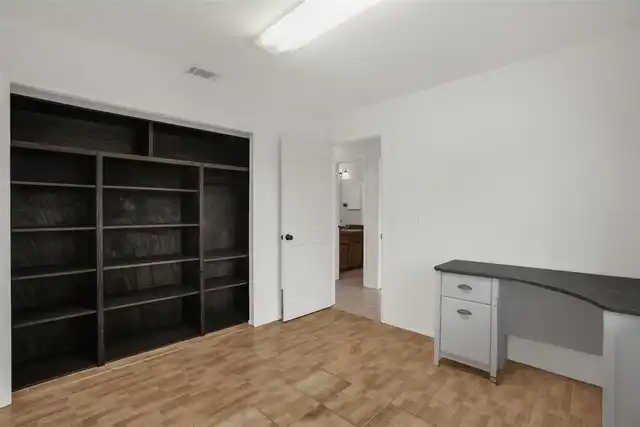 Listing Photo 14