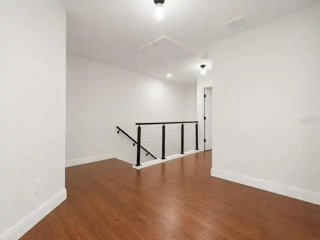 Listing Photo 17