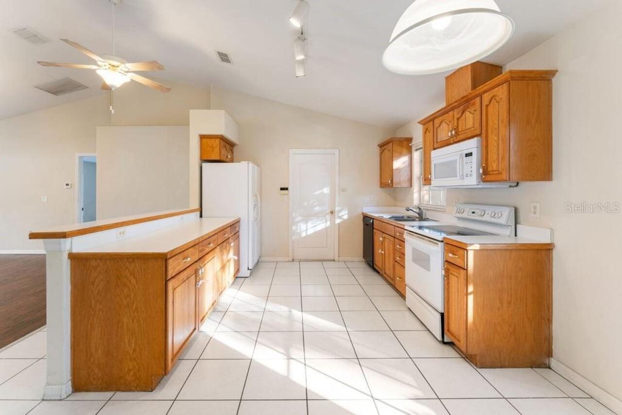 Listing Photo 10