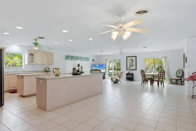 Listing Photo 9