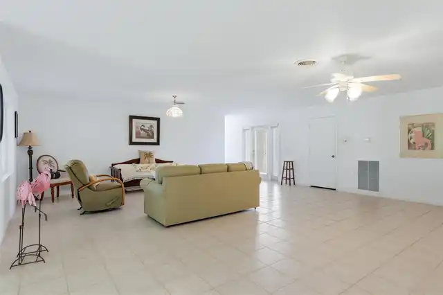 Listing Photo 17