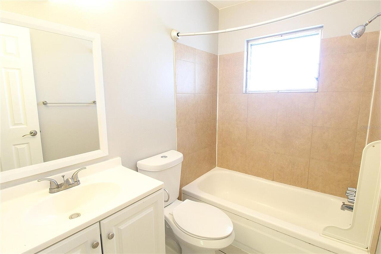 Listing Photo 12