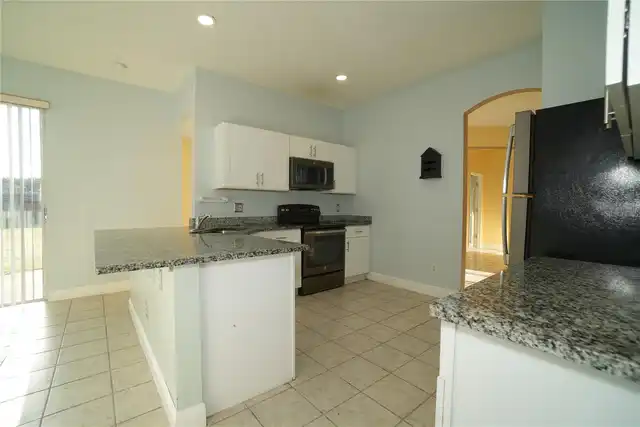 Listing Photo 9