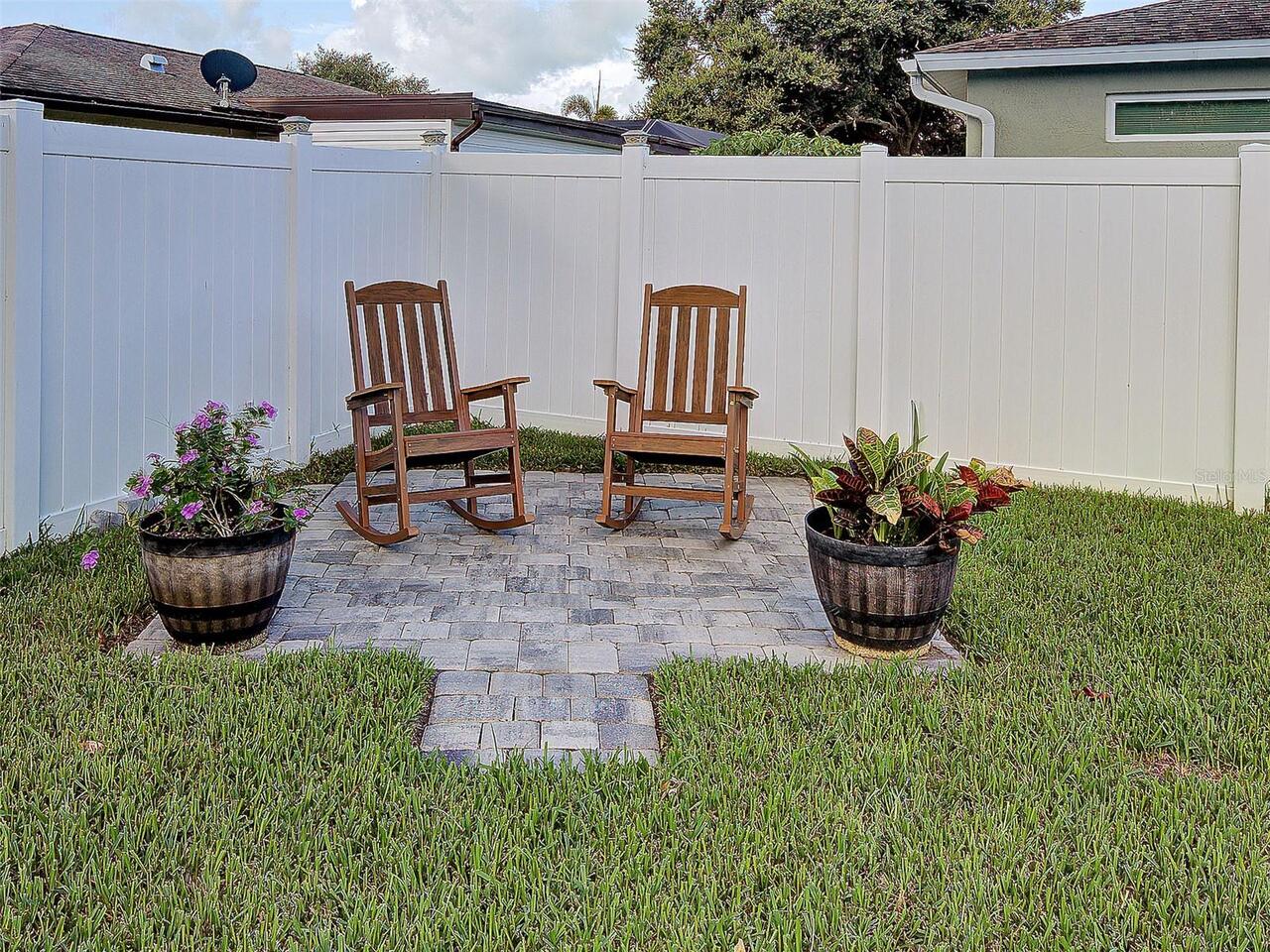 Listing Photo 11