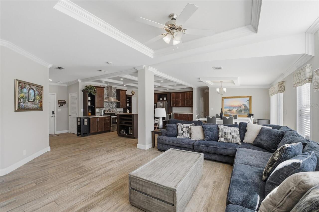 Listing Photo 11