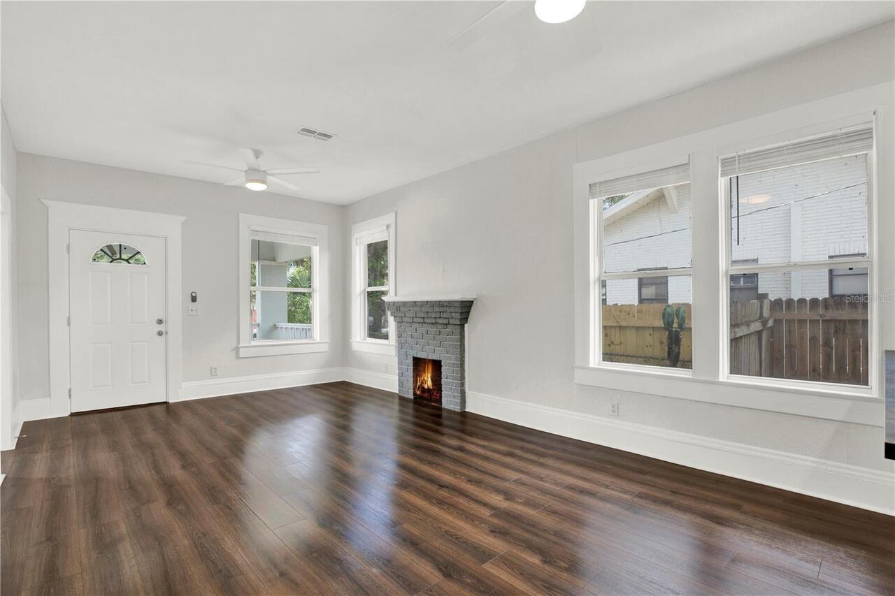 Listing Photo 8