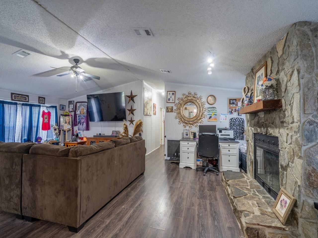 Listing Photo 8