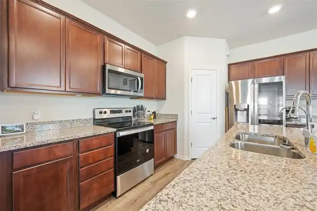 Listing Photo 7