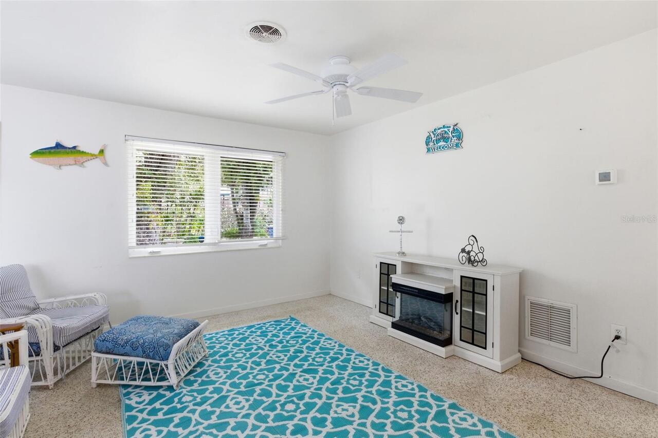 Listing Photo 10