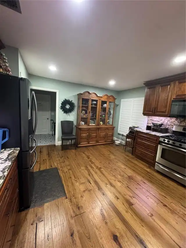 Listing Photo 21