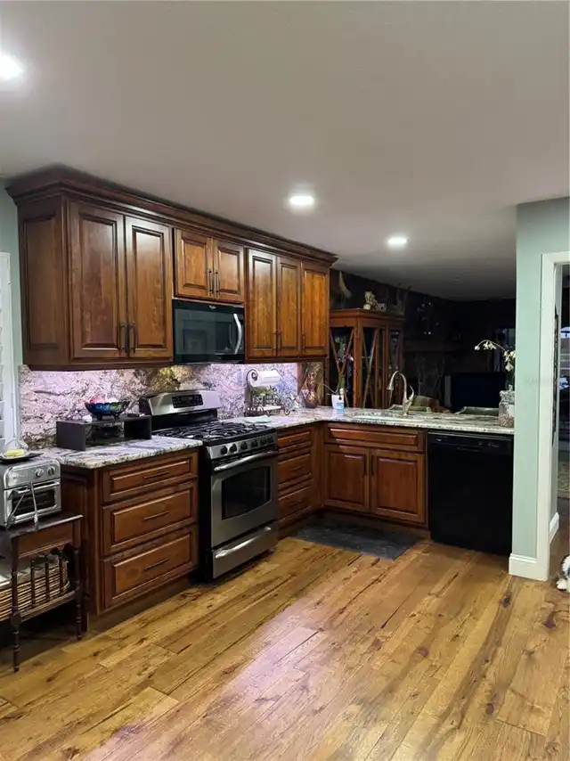 Listing Photo 22