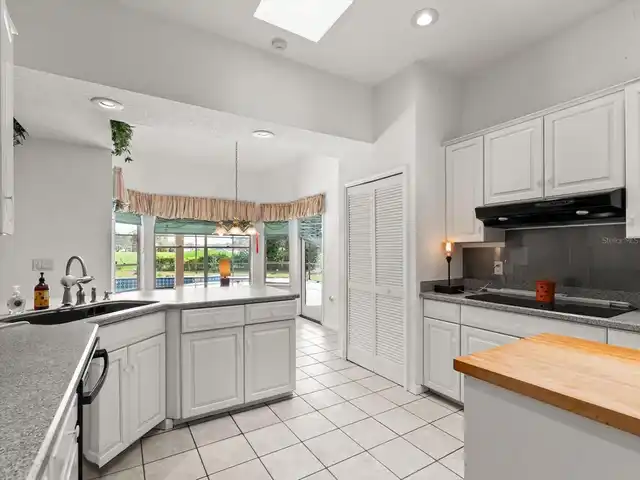 Listing Photo 10