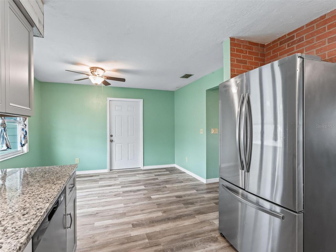 Listing Photo 11